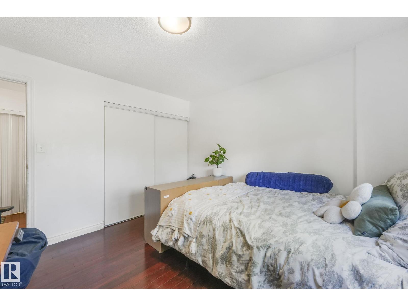 #309 10636 120 ST NW - 22