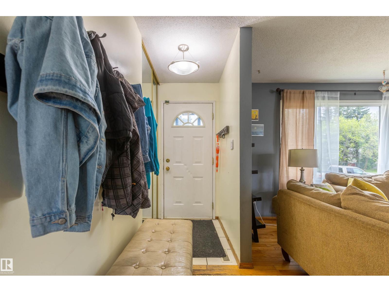 9908 99 ST - photo 4