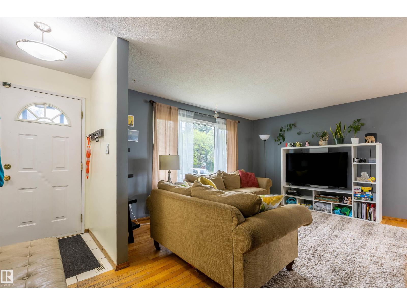 9908 99 ST - photo 5