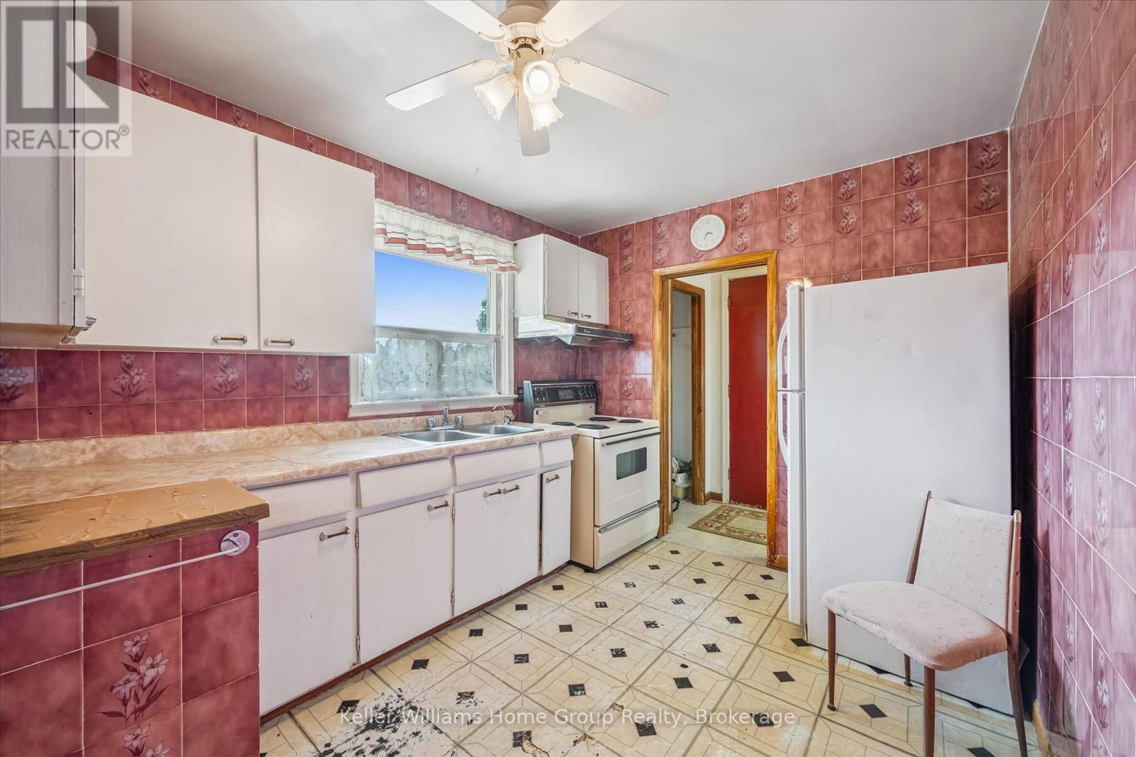 117 WAVERLEY DRIVE - 12