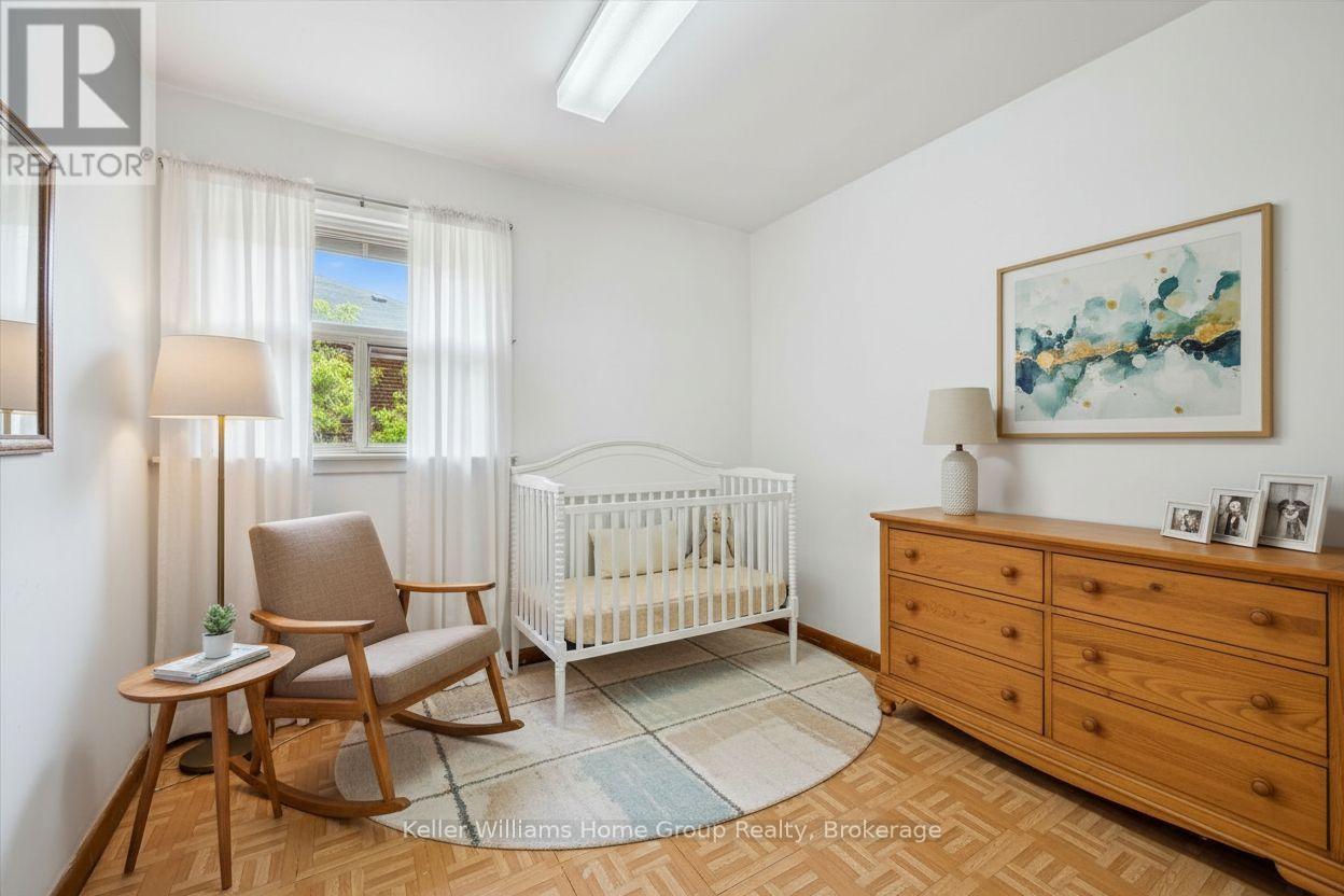 117 WAVERLEY DRIVE - 27