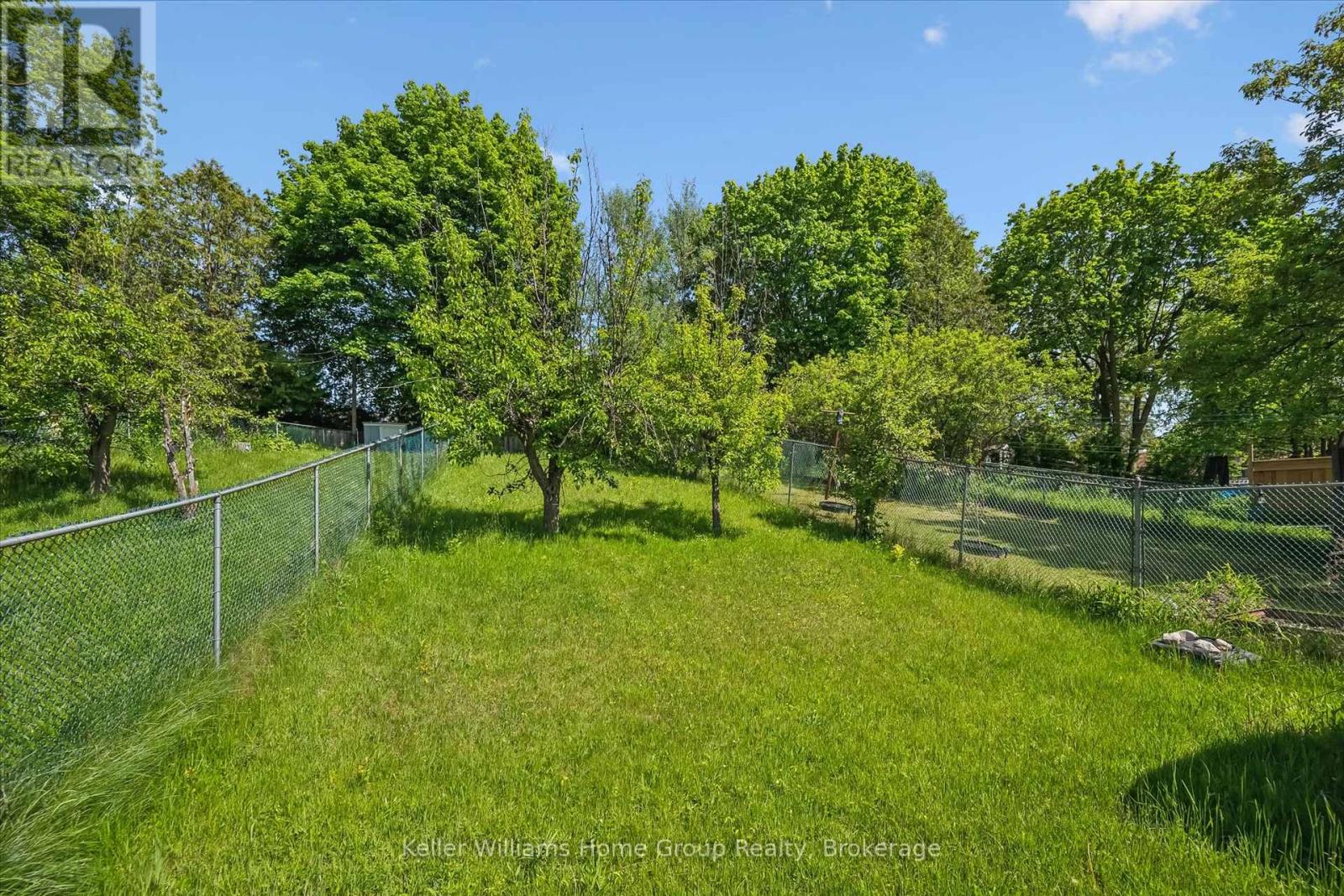117 WAVERLEY DRIVE - 34