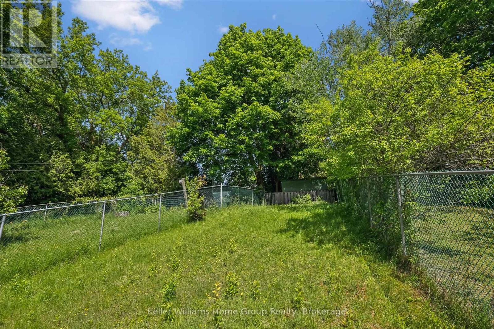 117 WAVERLEY DRIVE - 35