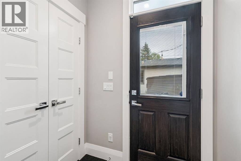 3302 39 Street SW - 14