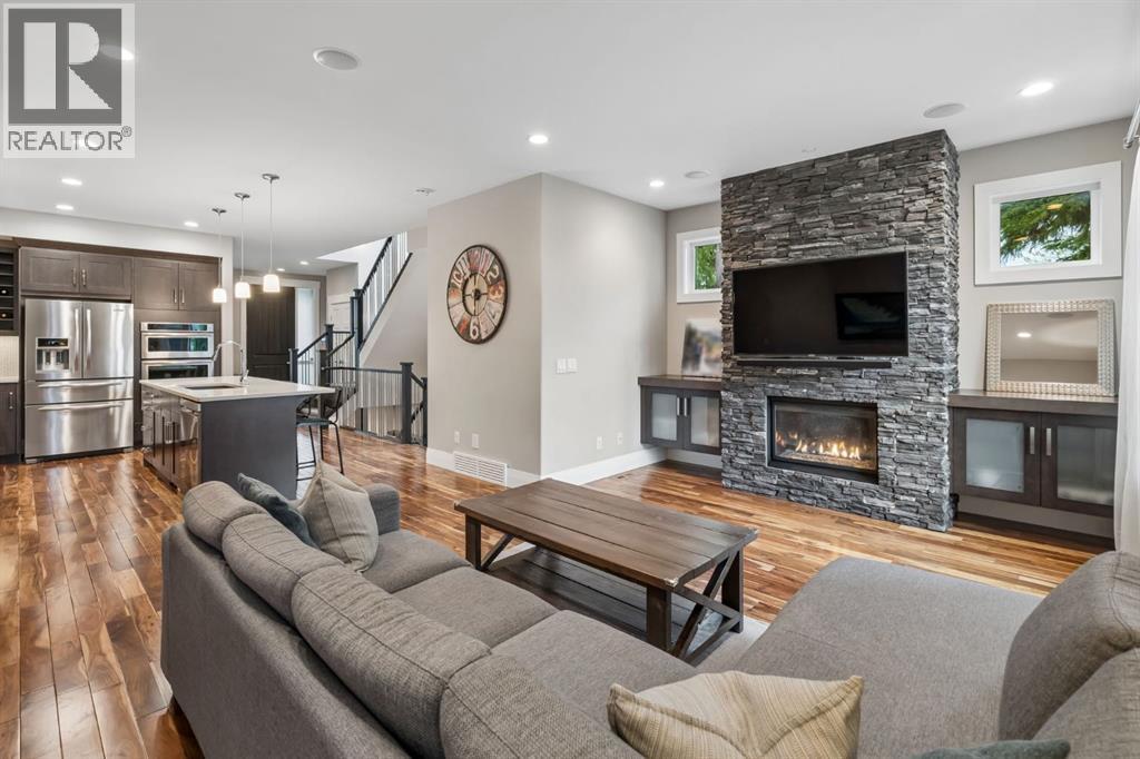 3302 39 Street SW - 13