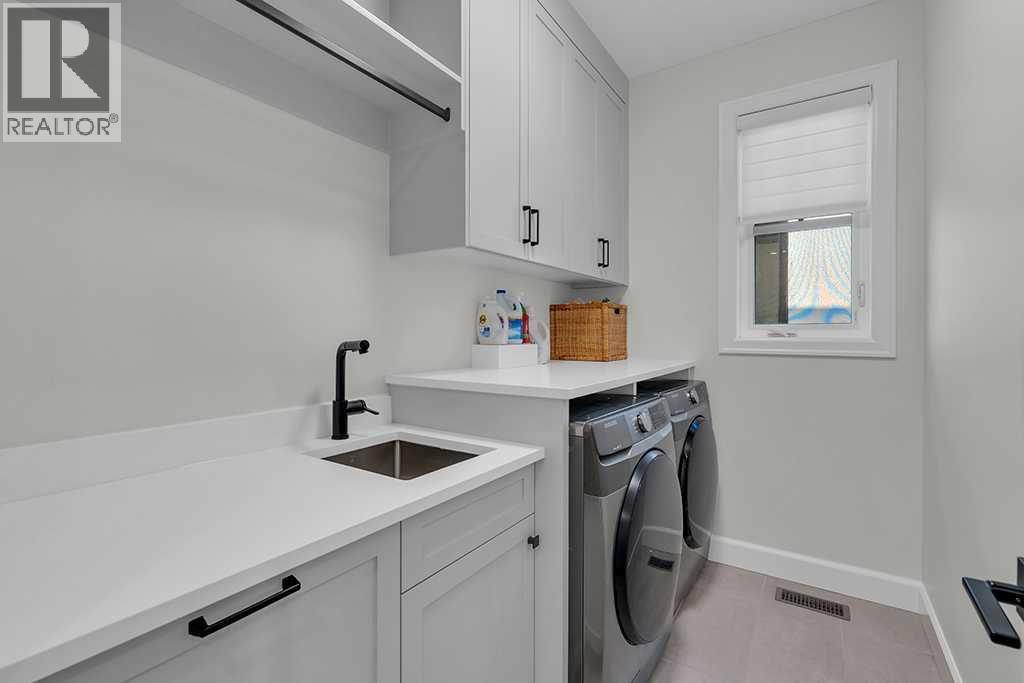 2424 35 Street SW - 26
