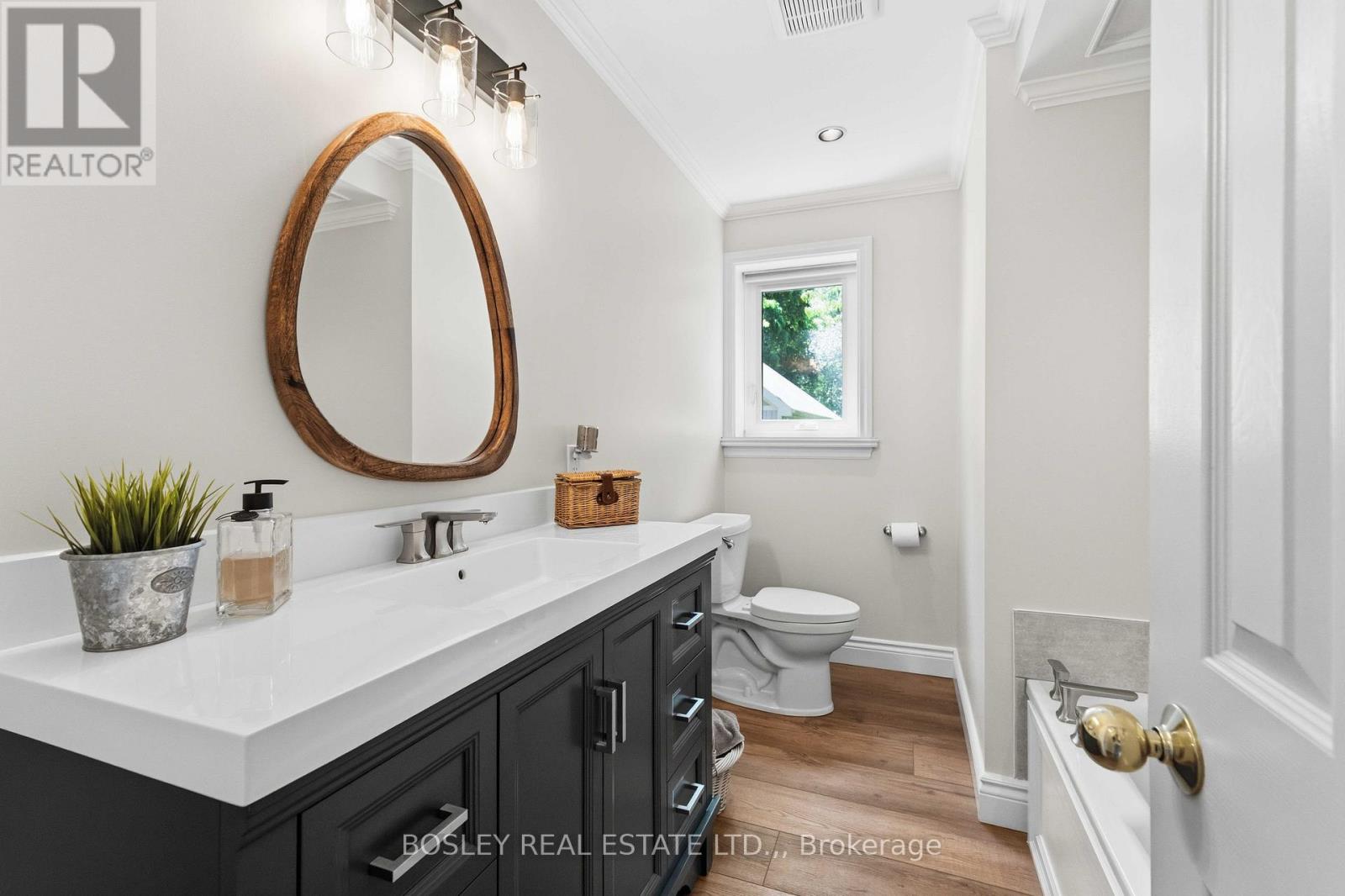 1662 SECOND AVENUE - 16