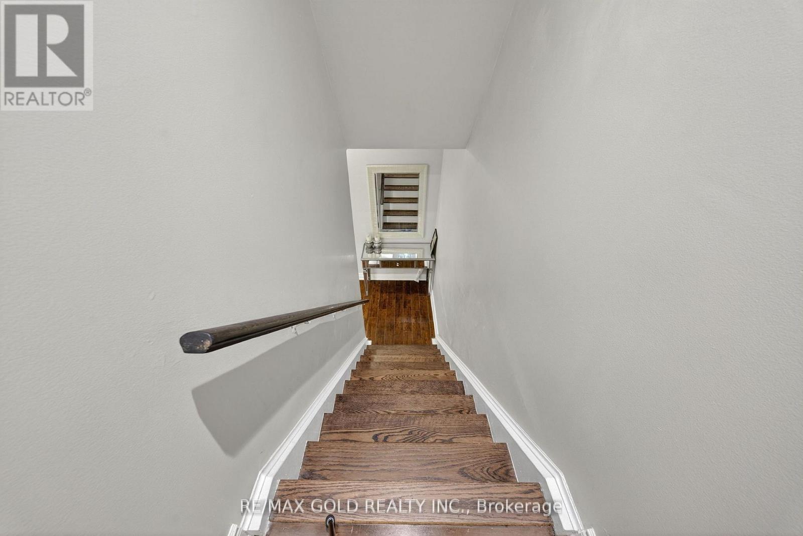 3289 VICTORY CRESCENT - 16