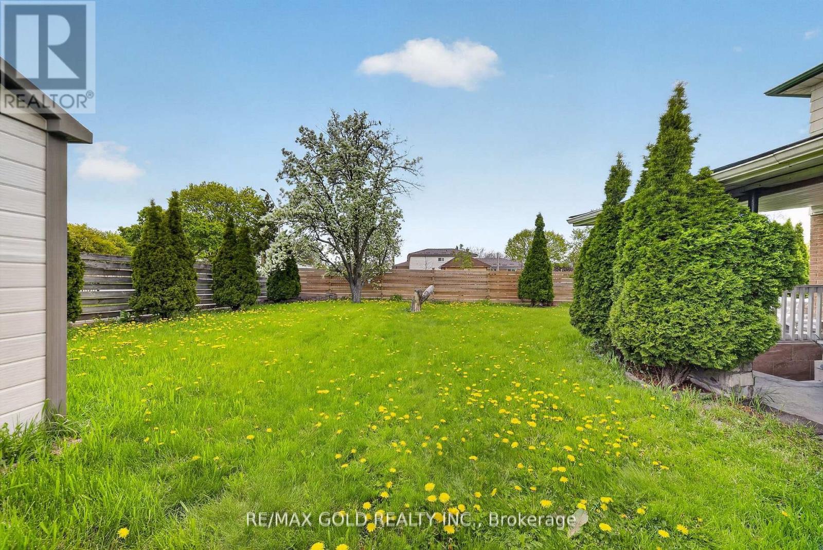 3289 VICTORY CRESCENT - 40