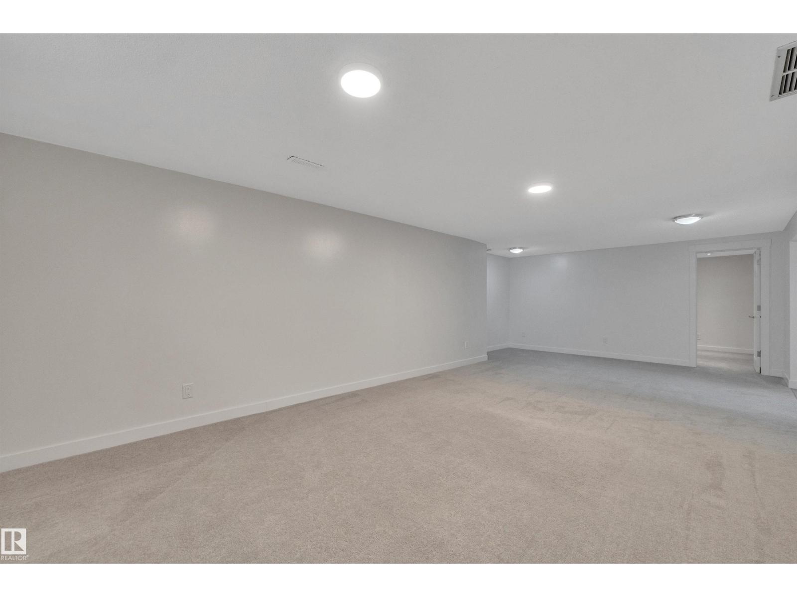 60 CORINTHIA DR — photo 25