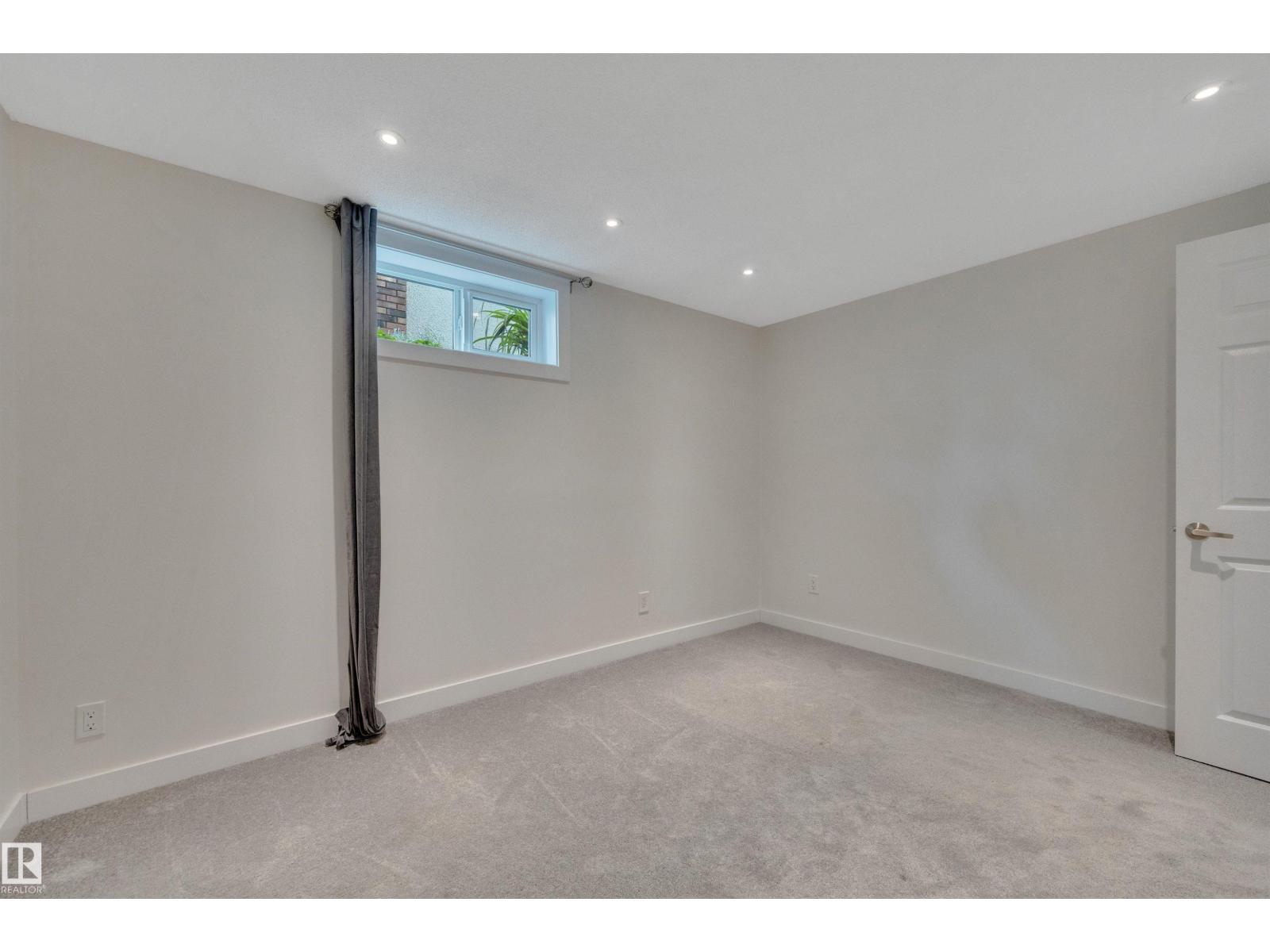 60 CORINTHIA DR — photo 27