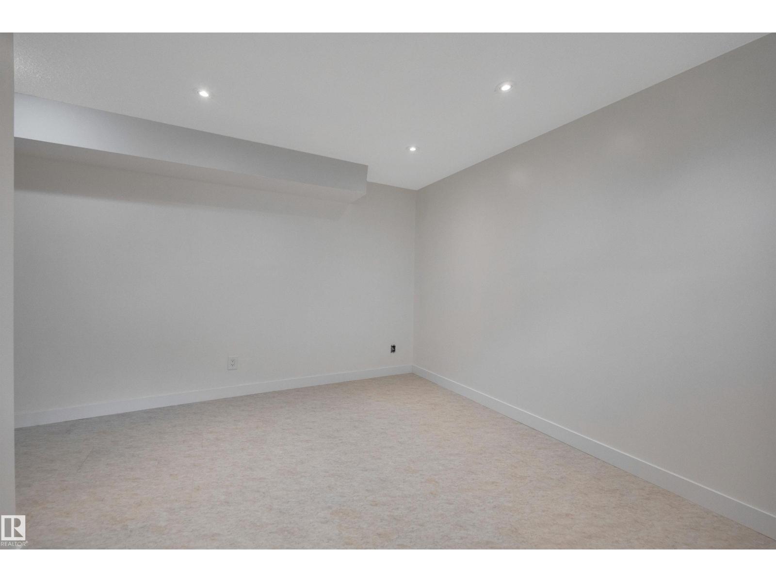60 CORINTHIA DR — photo 30