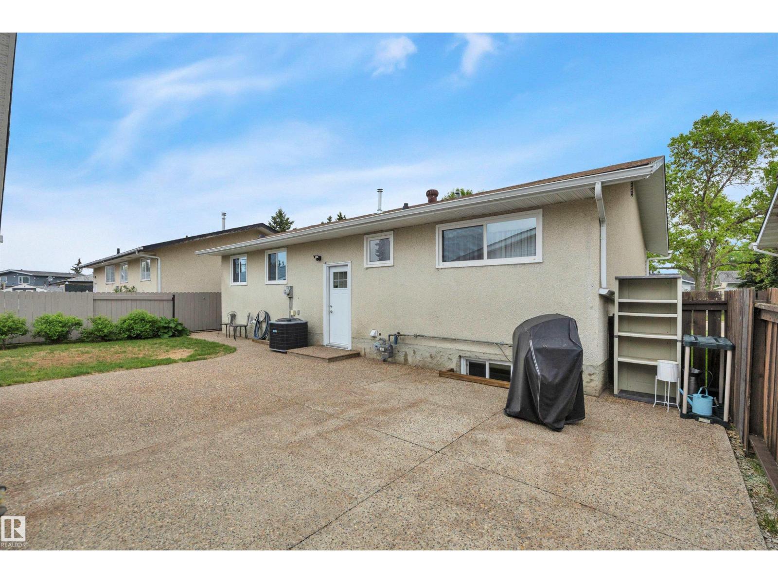 60 CORINTHIA DR — photo 34