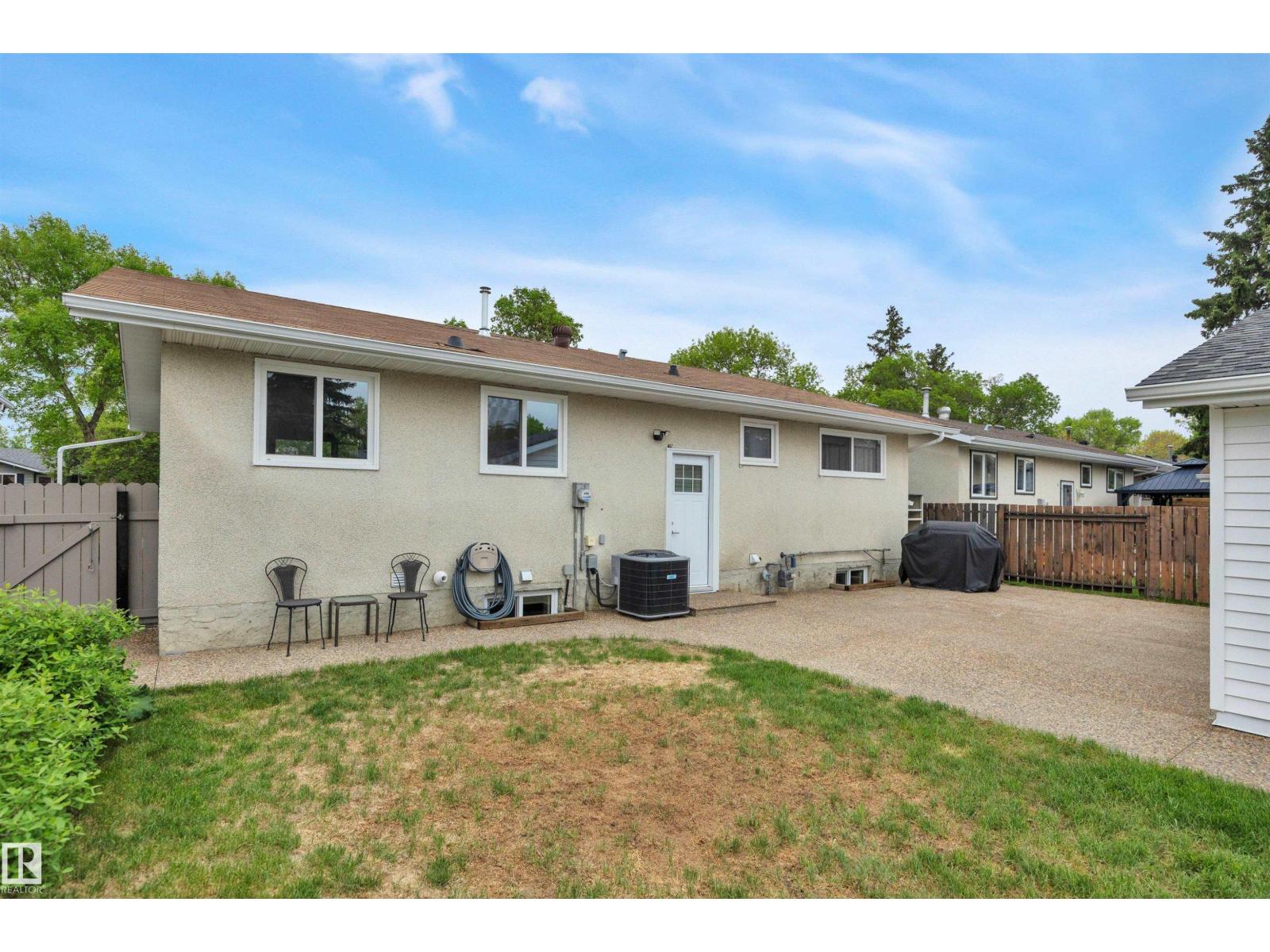 60 CORINTHIA DR — photo 35