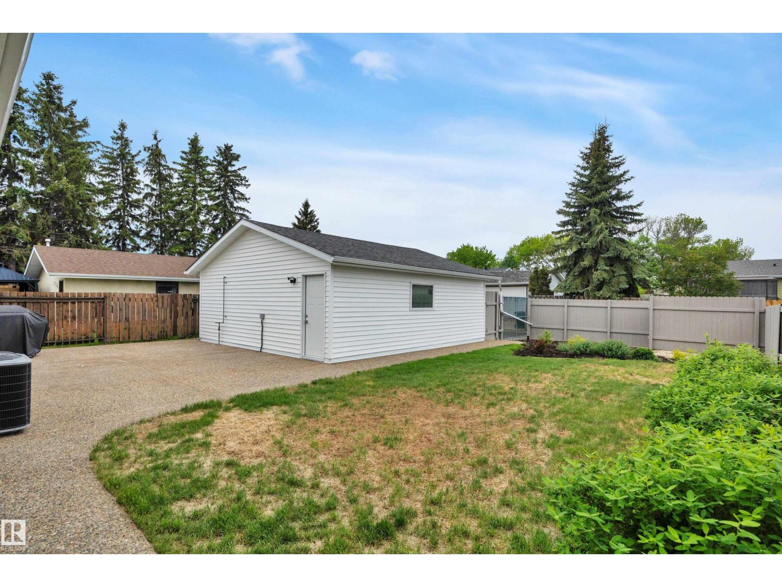 60 CORINTHIA DR — photo 37