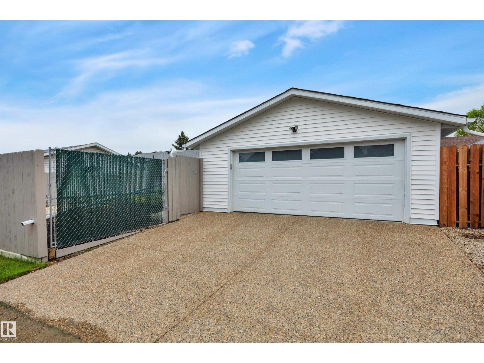 60 CORINTHIA DR — photo 40