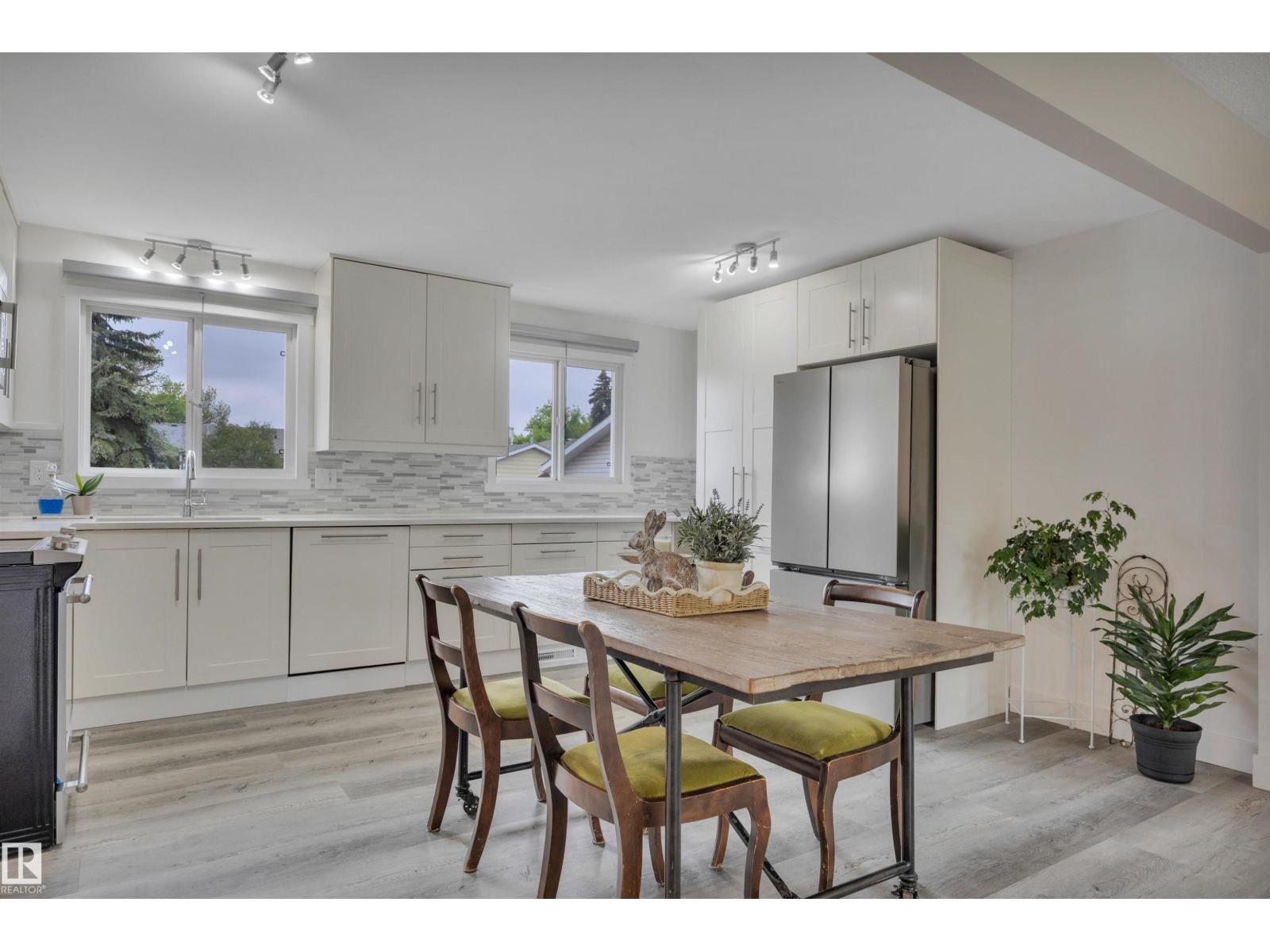 60 CORINTHIA DR — photo 6