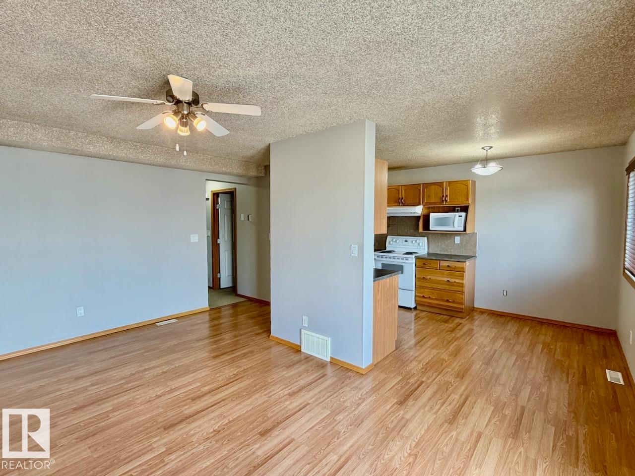 8 5024 50 AV — photo 11