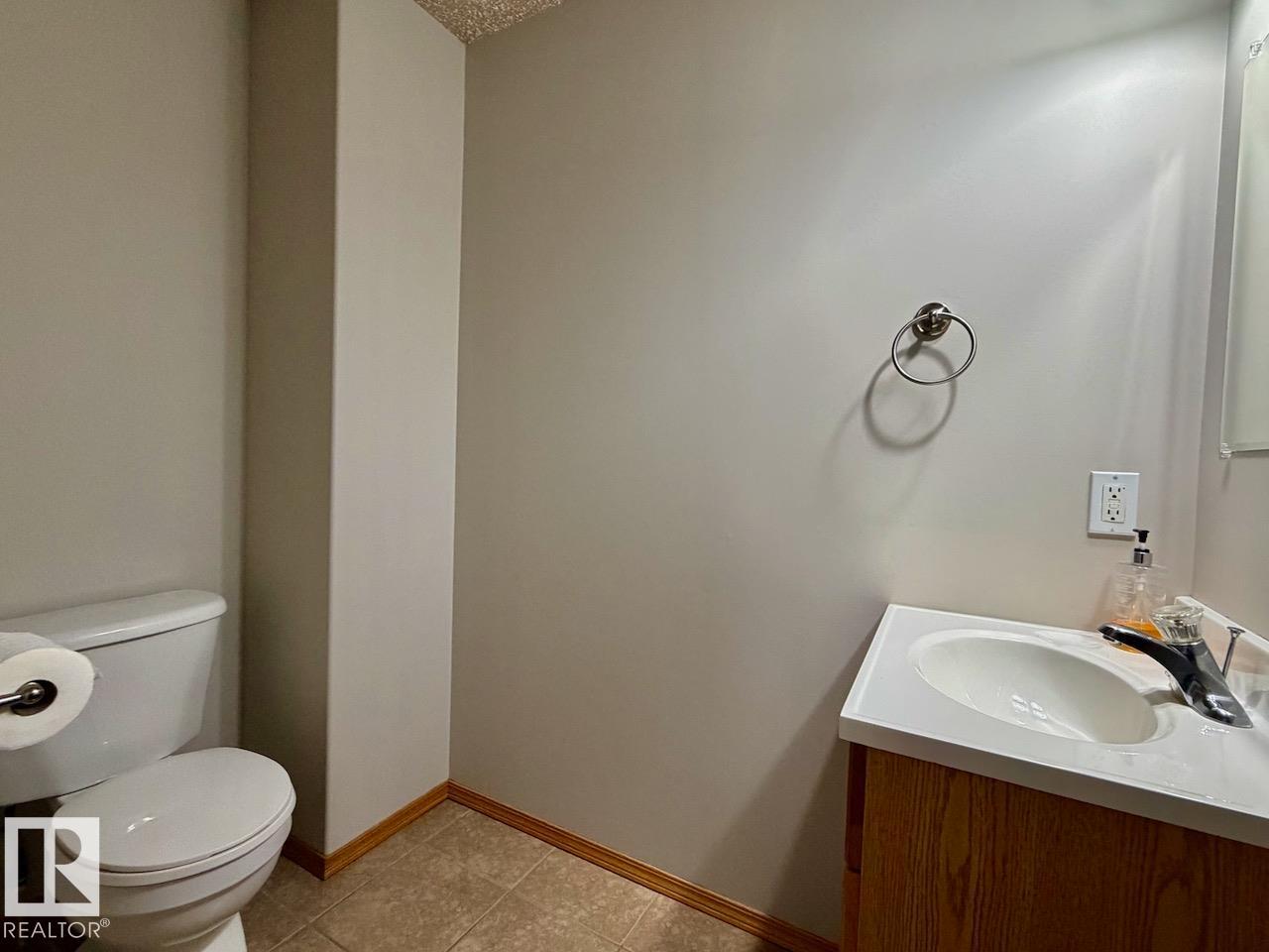 8 5024 50 AV — photo 12