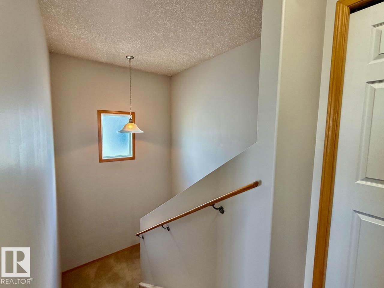 8 5024 50 AV — photo 18