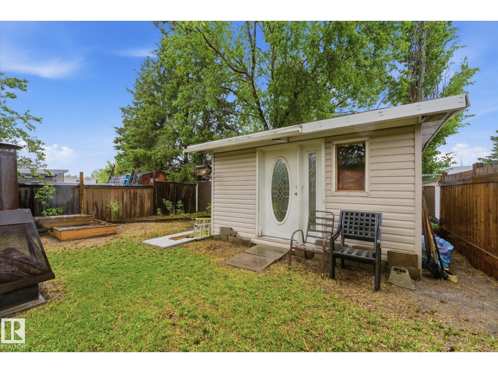 8 GOLDEN SPIKE RD - 37
