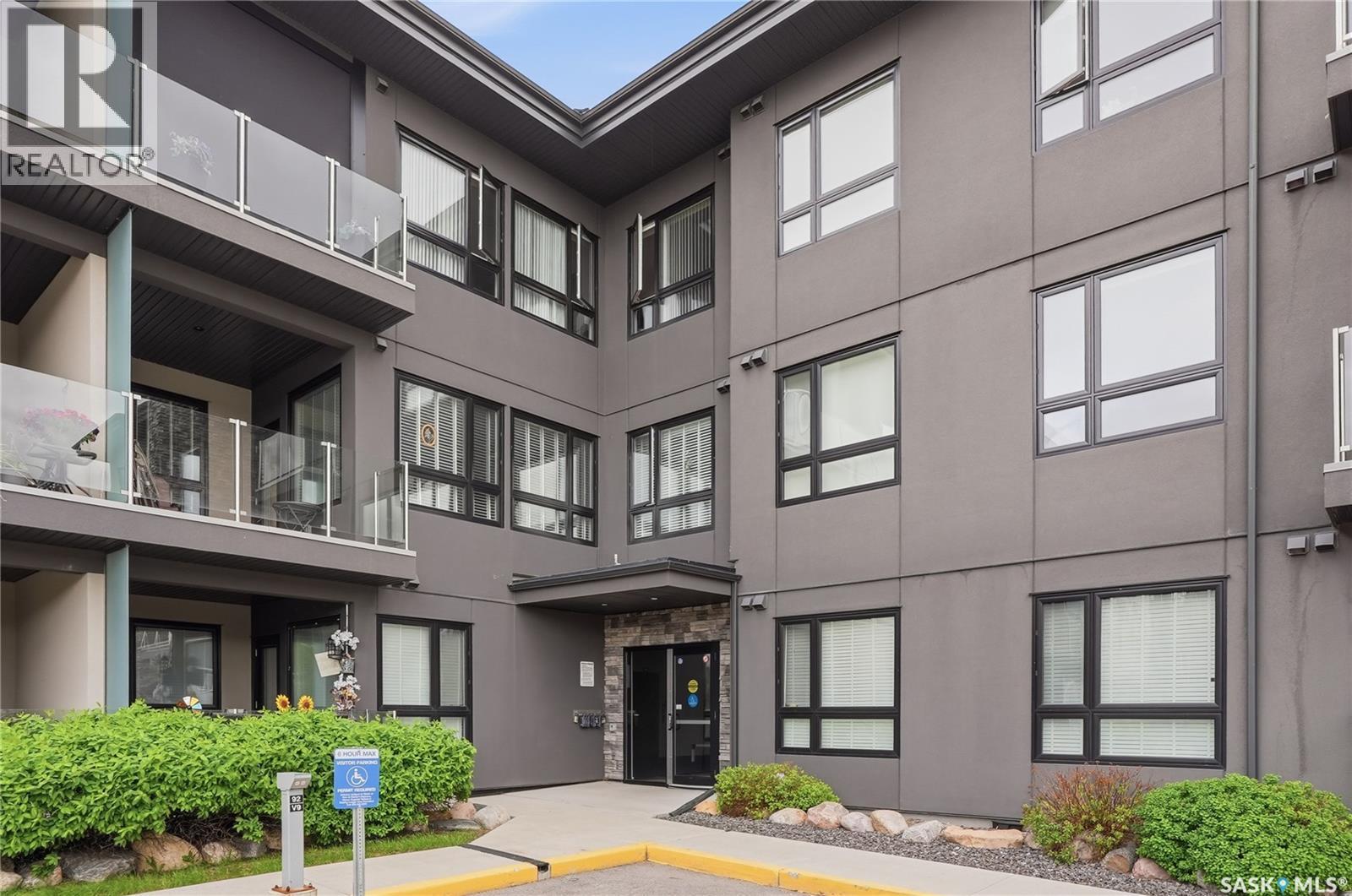 #216 223 Evergreen SQUARE - 3