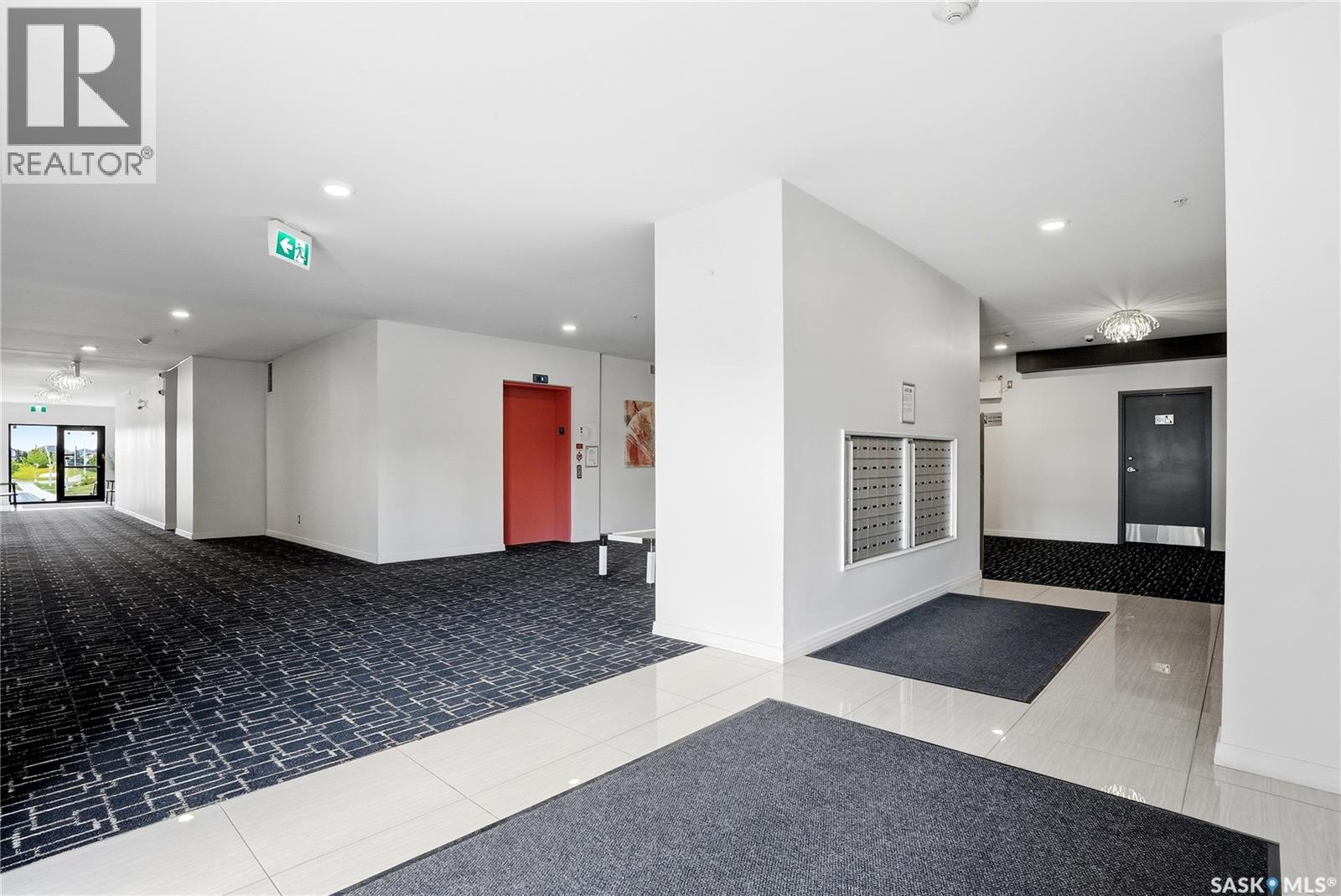 #216 223 Evergreen SQUARE - 4