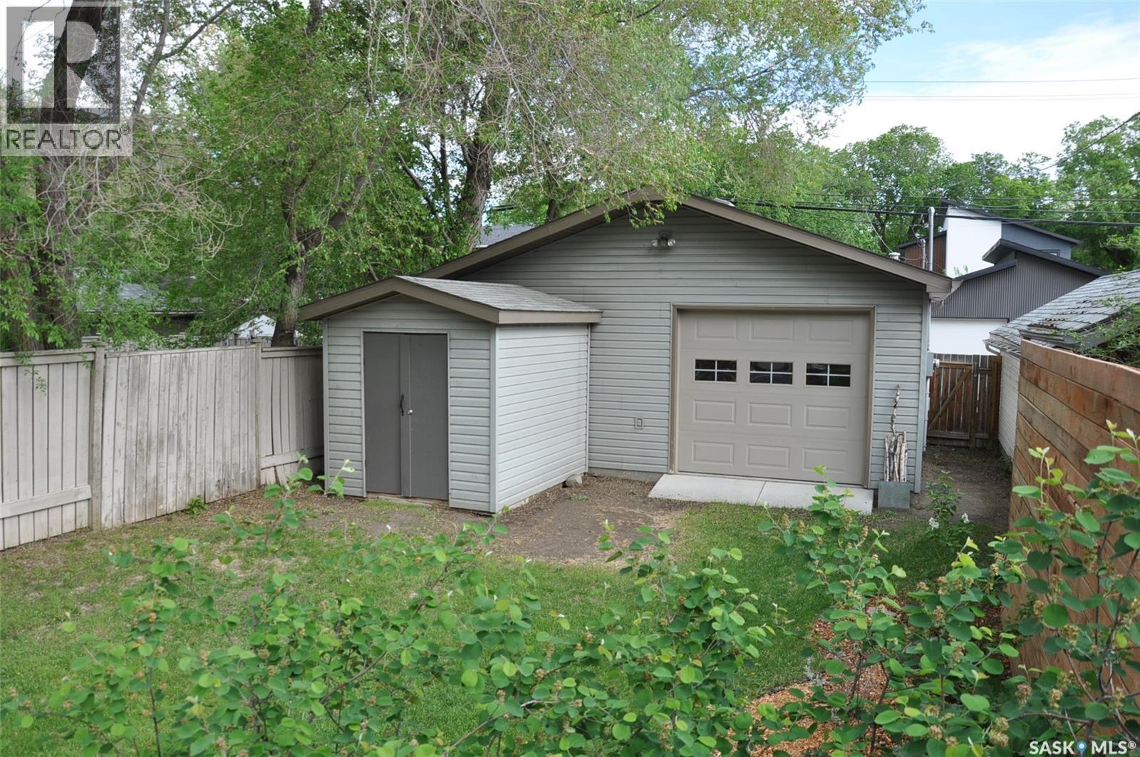 725 9th STREET E - 36