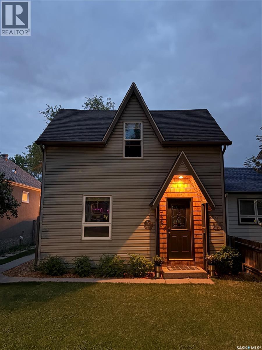725 9th STREET E - 48