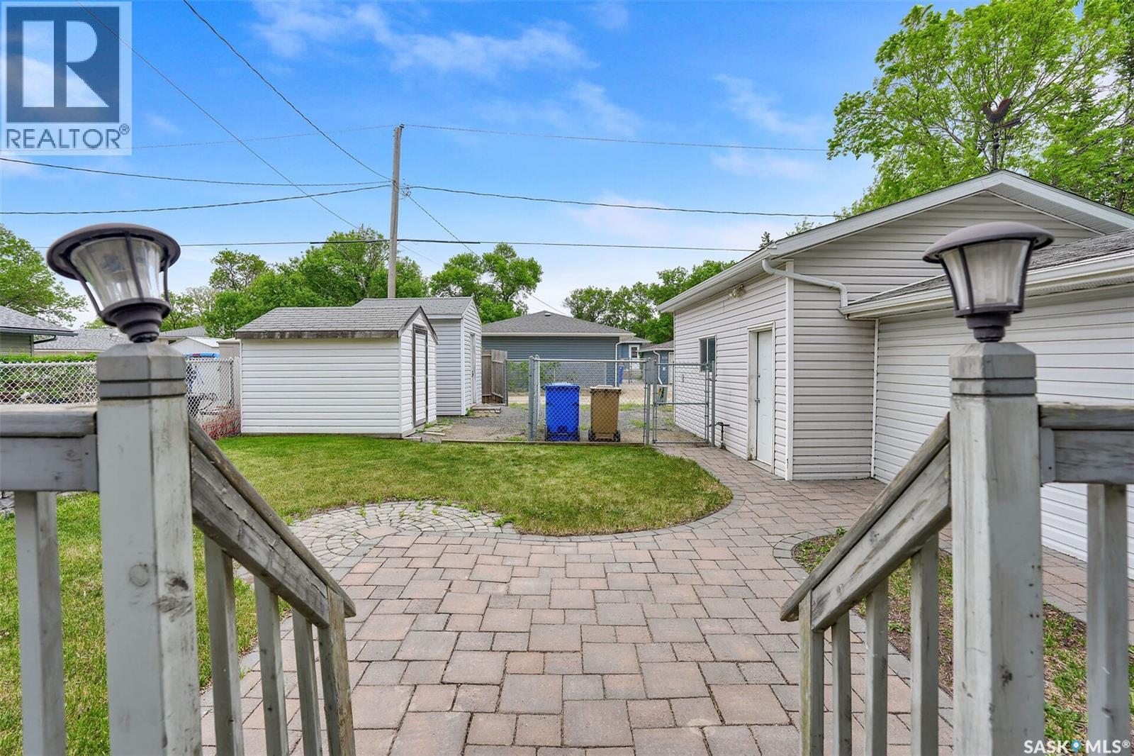605 College AVENUE E - 28