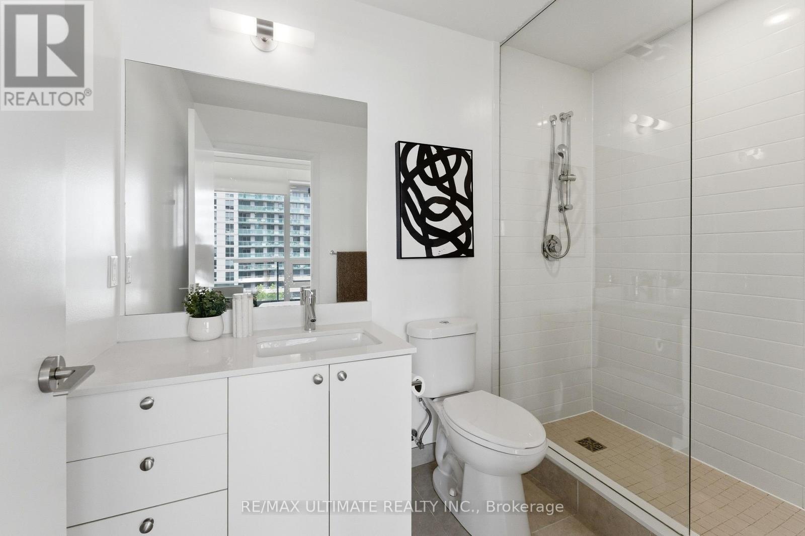 #618 30 ROEHAMPTON AVENUE - 17