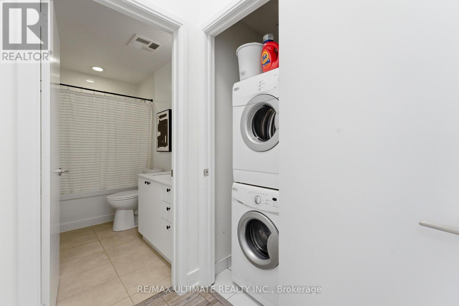 #618 30 ROEHAMPTON AVENUE - 24
