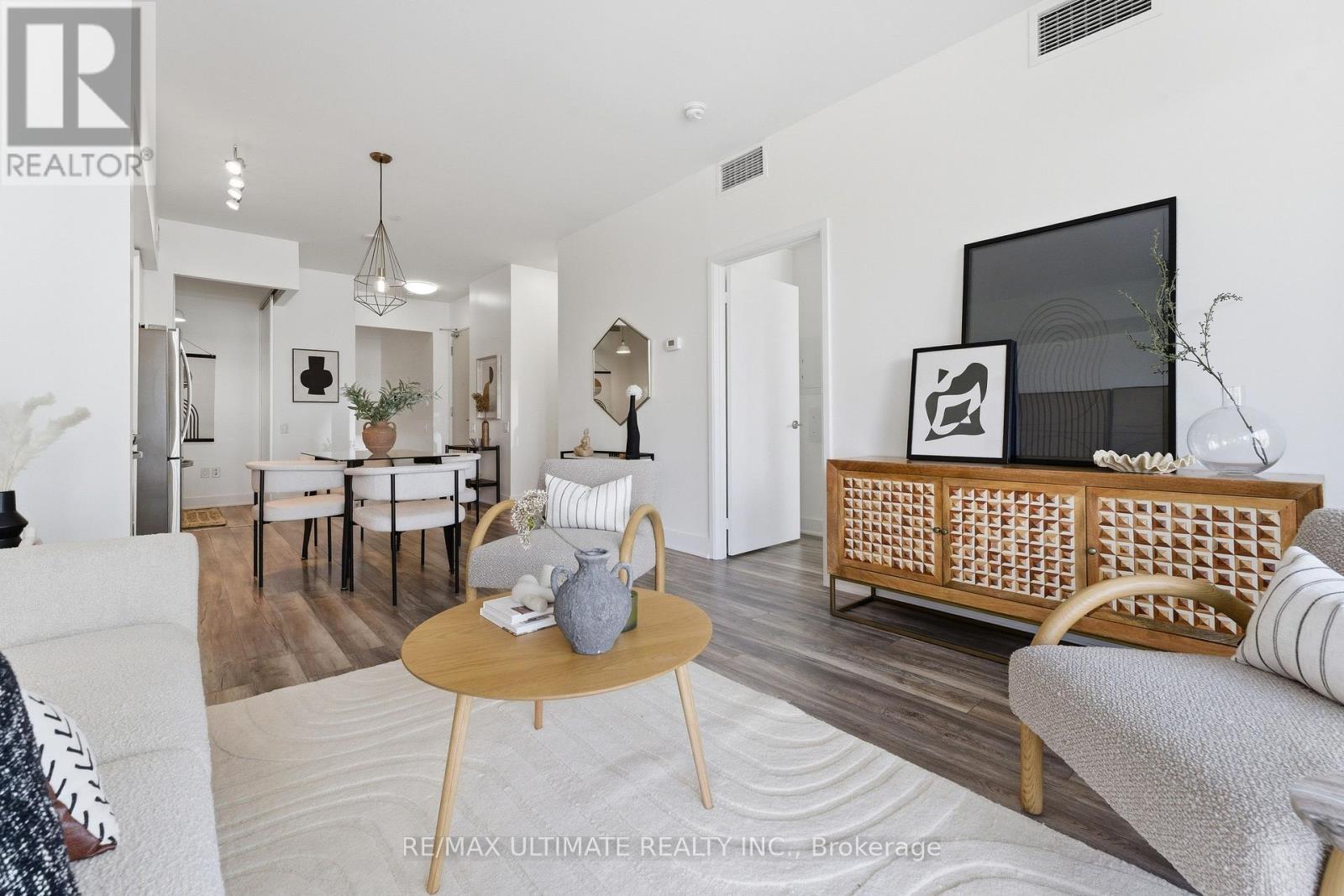 #618 30 ROEHAMPTON AVENUE - 4