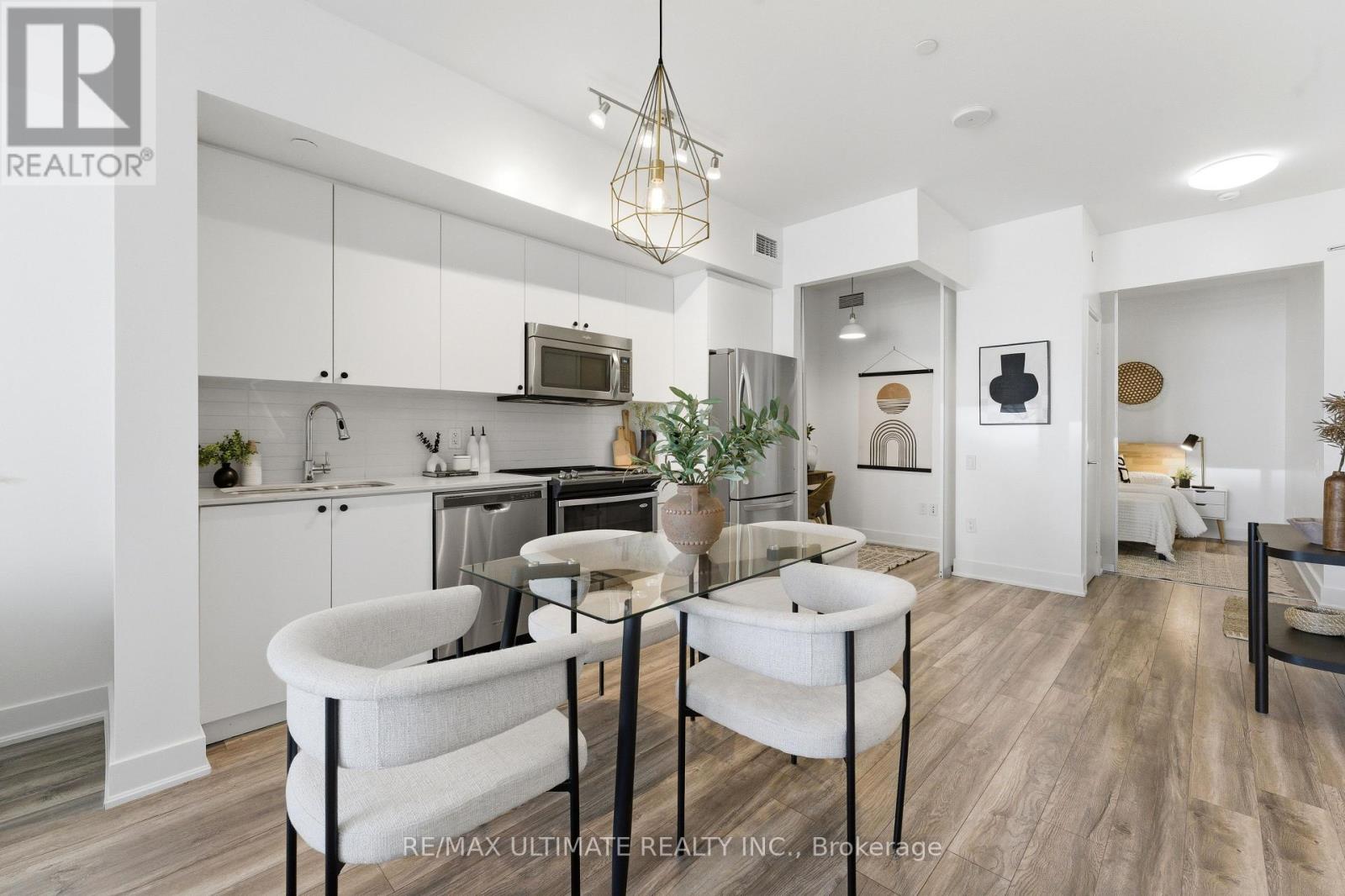 #618 30 ROEHAMPTON AVENUE - 7