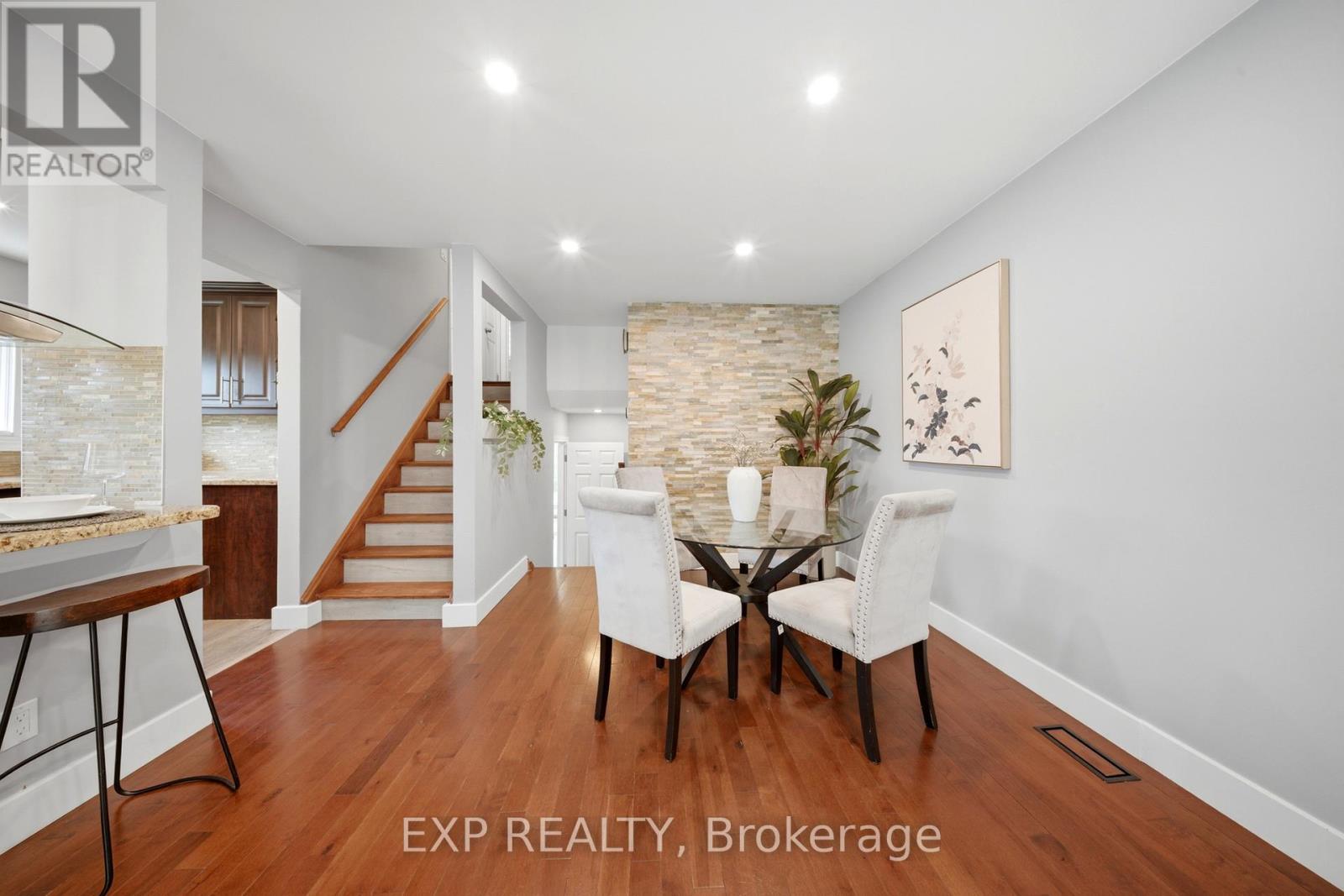 270 ROYWOOD DRIVE - 17
