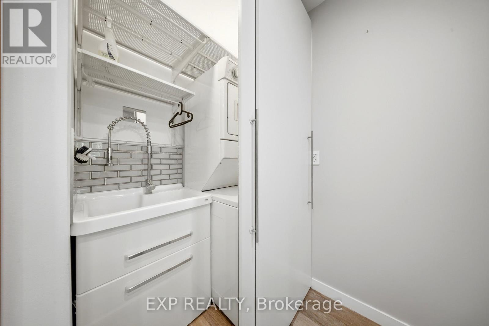 270 ROYWOOD DRIVE - 26