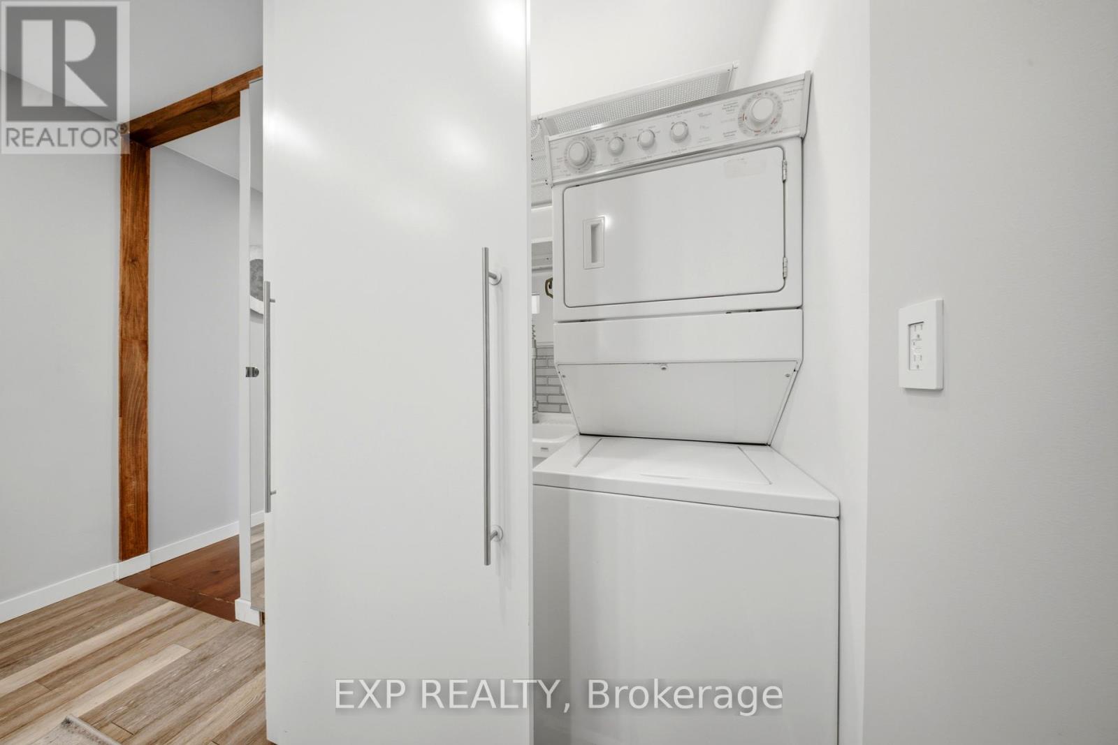 270 ROYWOOD DRIVE - 27