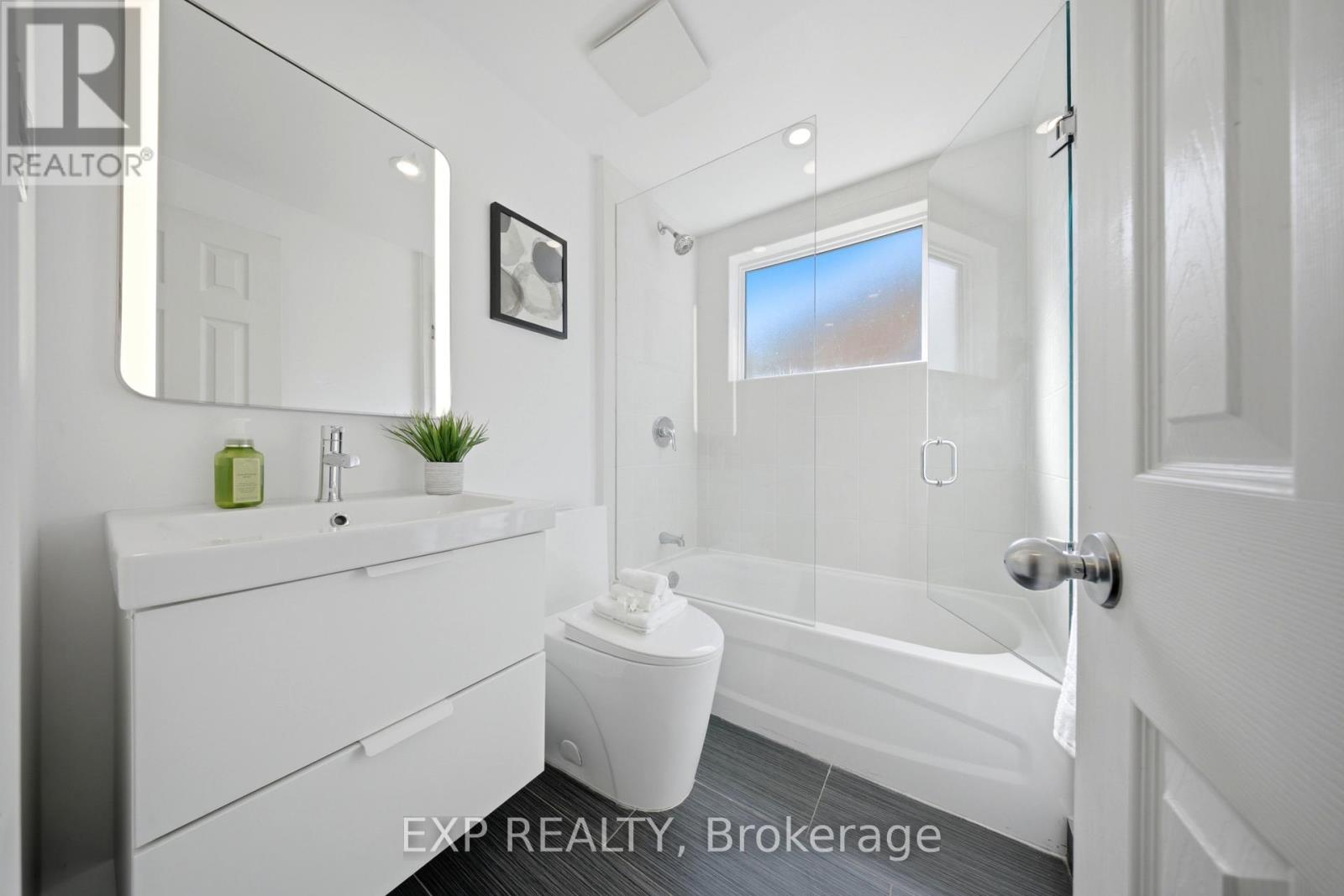 270 ROYWOOD DRIVE - 28