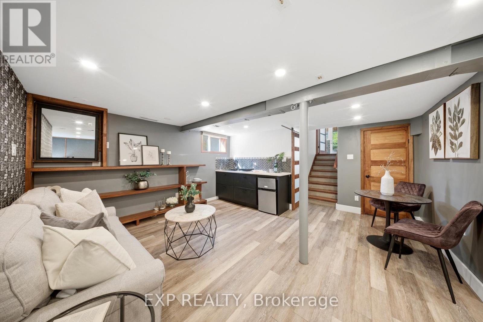 270 ROYWOOD DRIVE - 32