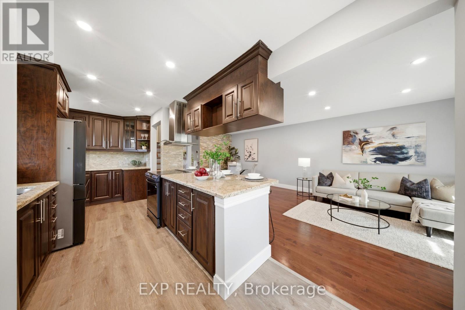 270 ROYWOOD DRIVE - 6