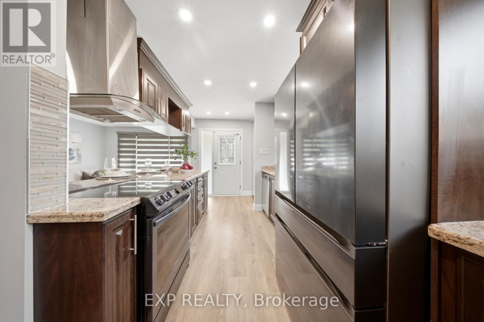 270 ROYWOOD DRIVE - 8