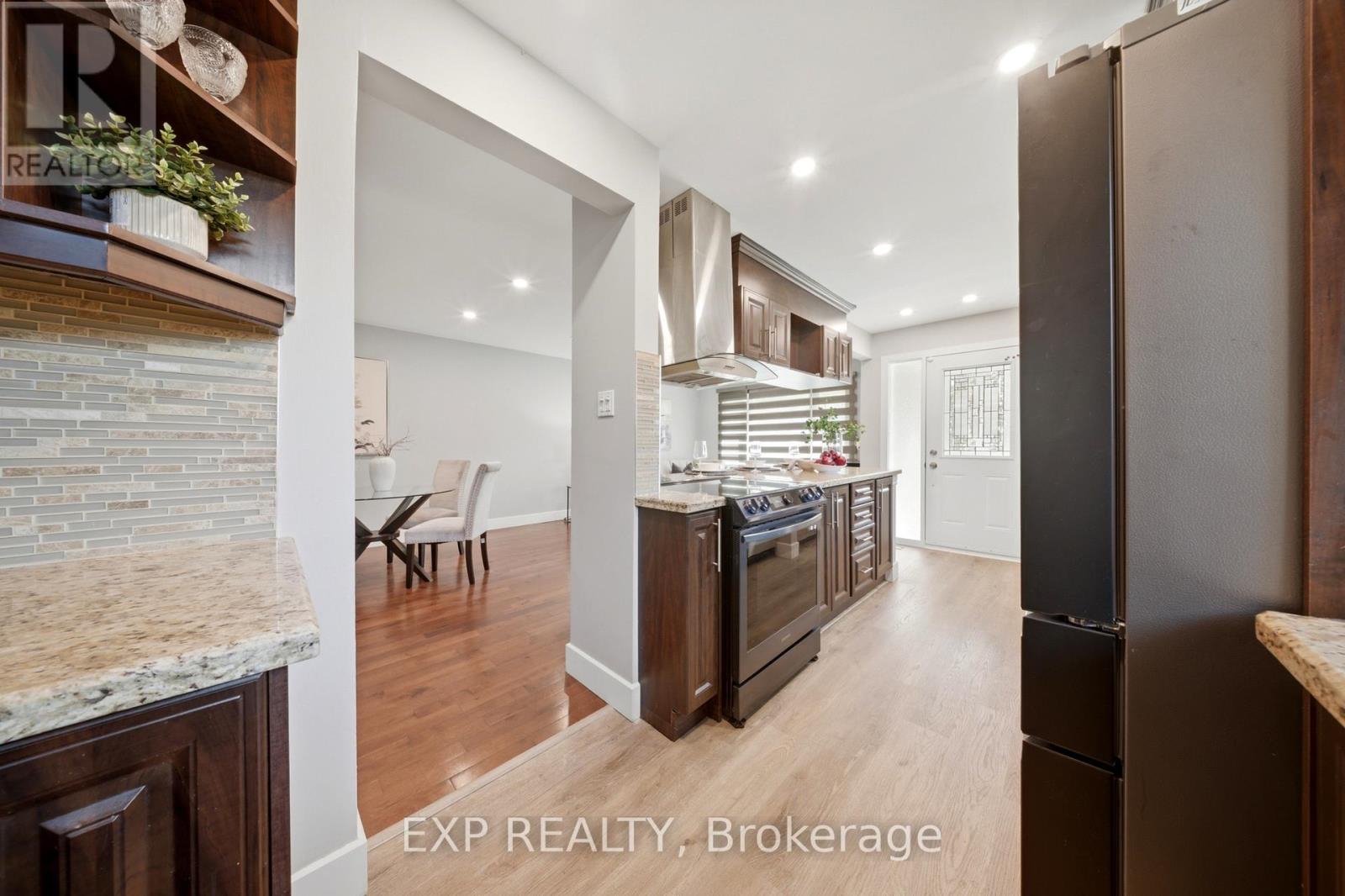 270 ROYWOOD DRIVE - 9