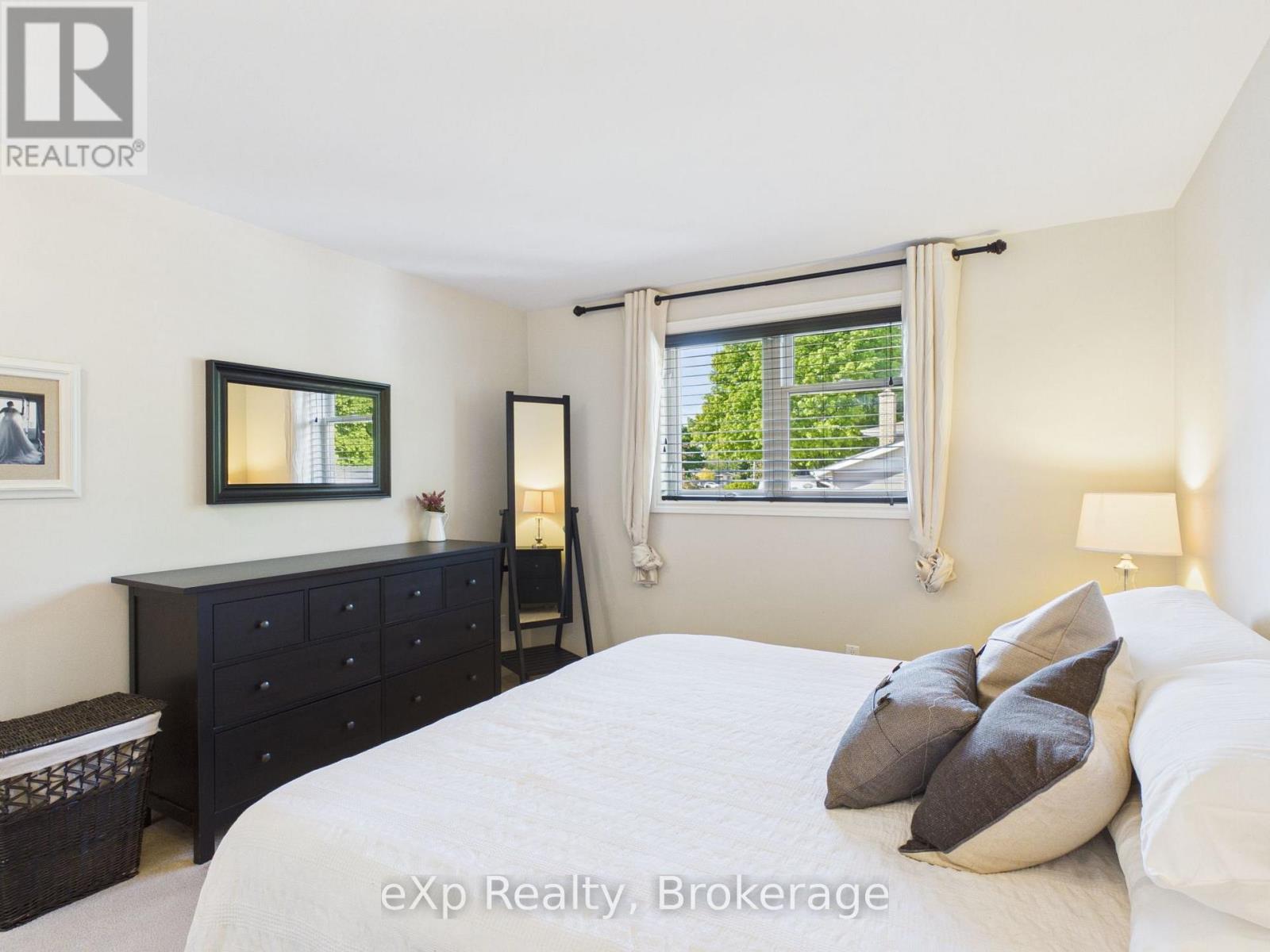 543 THEDE DRIVE - 20