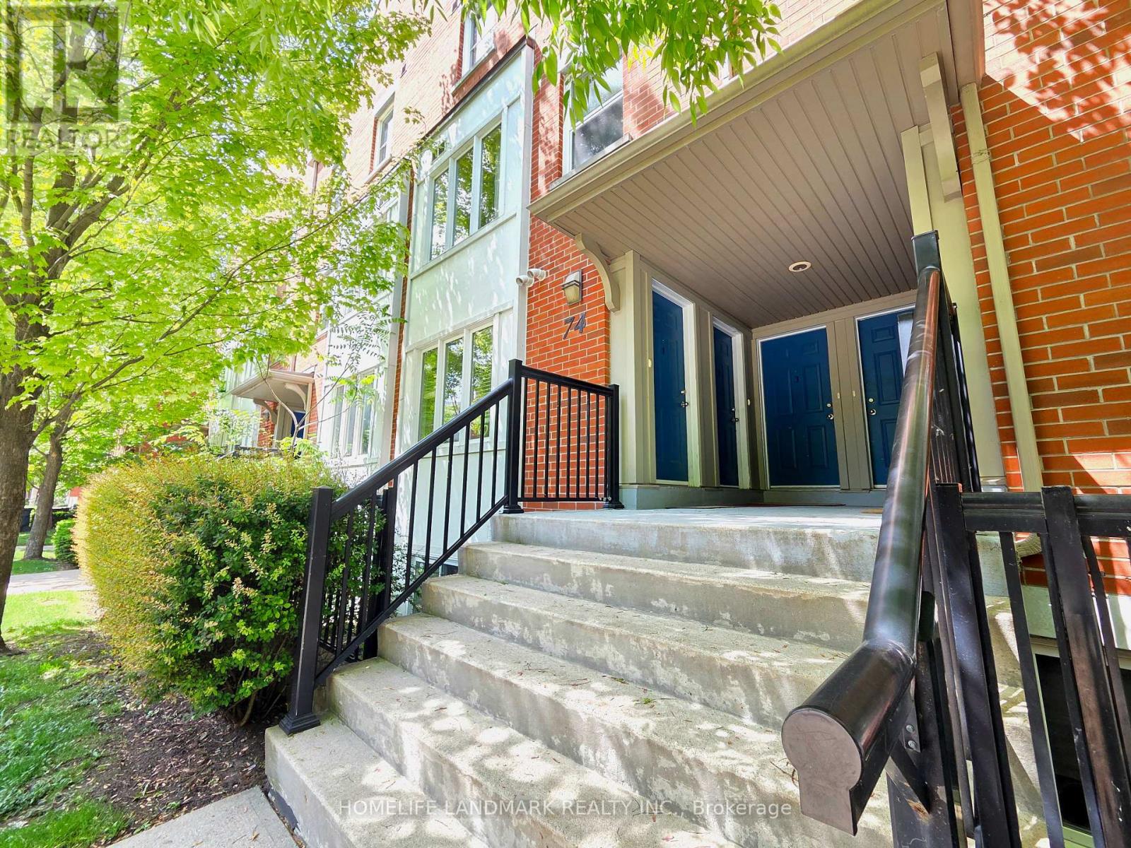 3-storey stacked townhouse