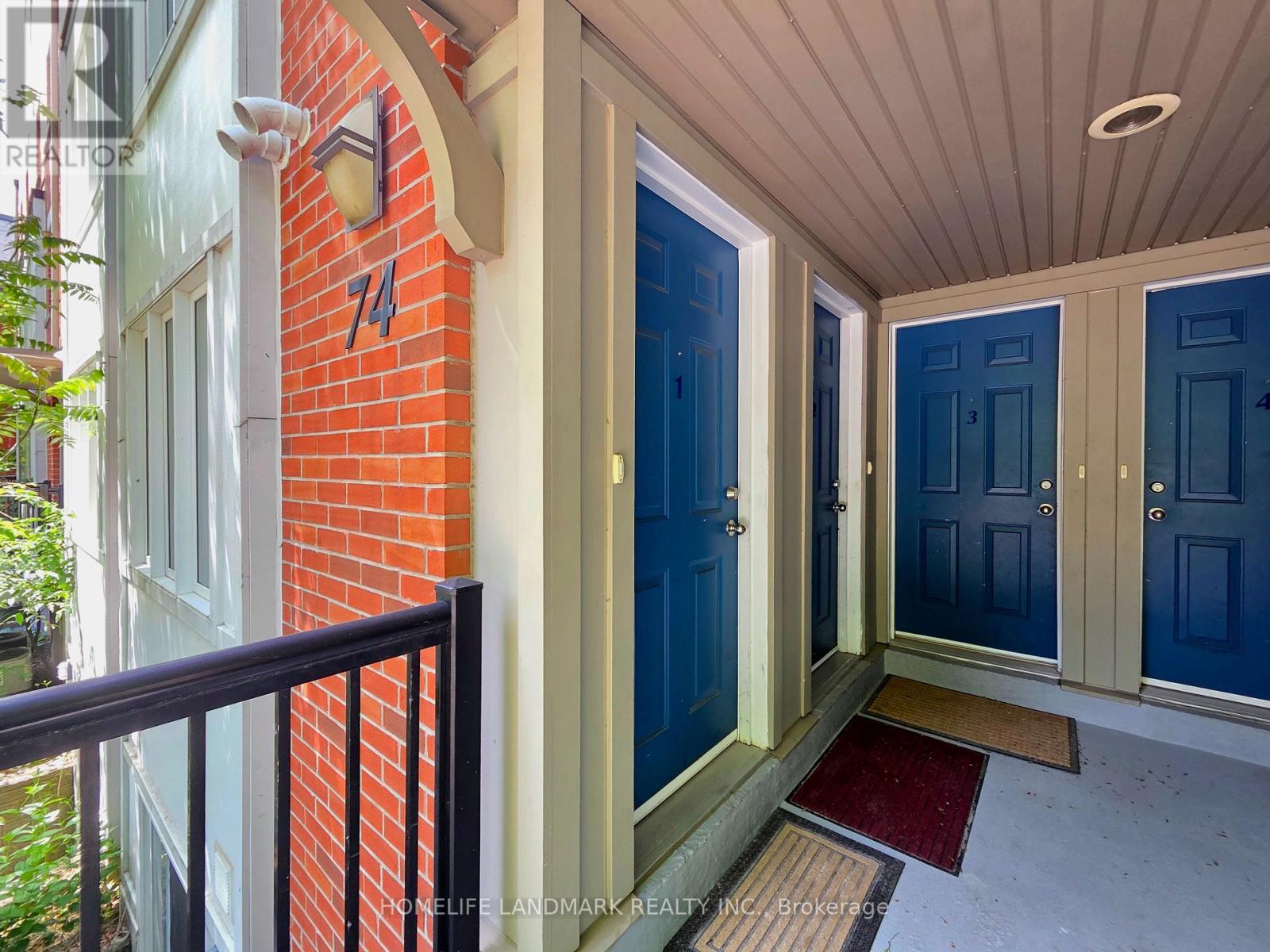 Well maintained stacked townhouse