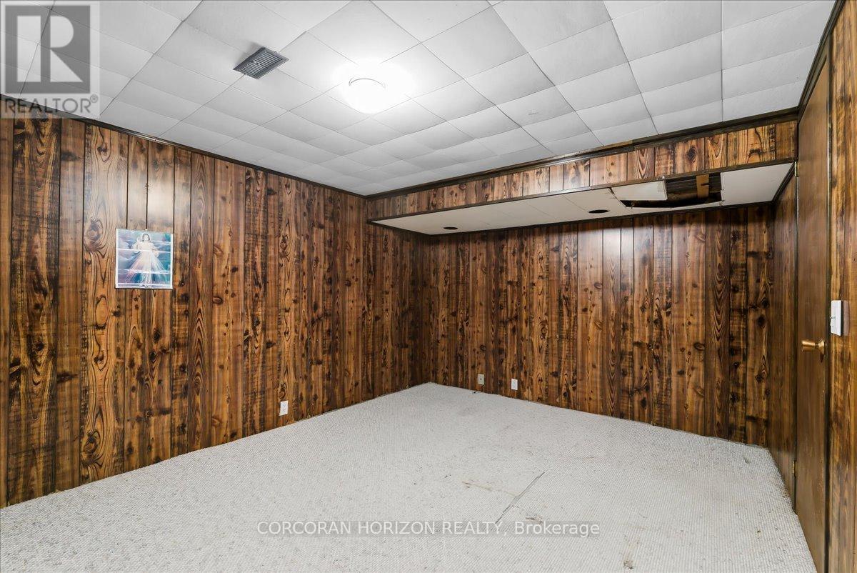 28 CHAD CRESCENT - 18
