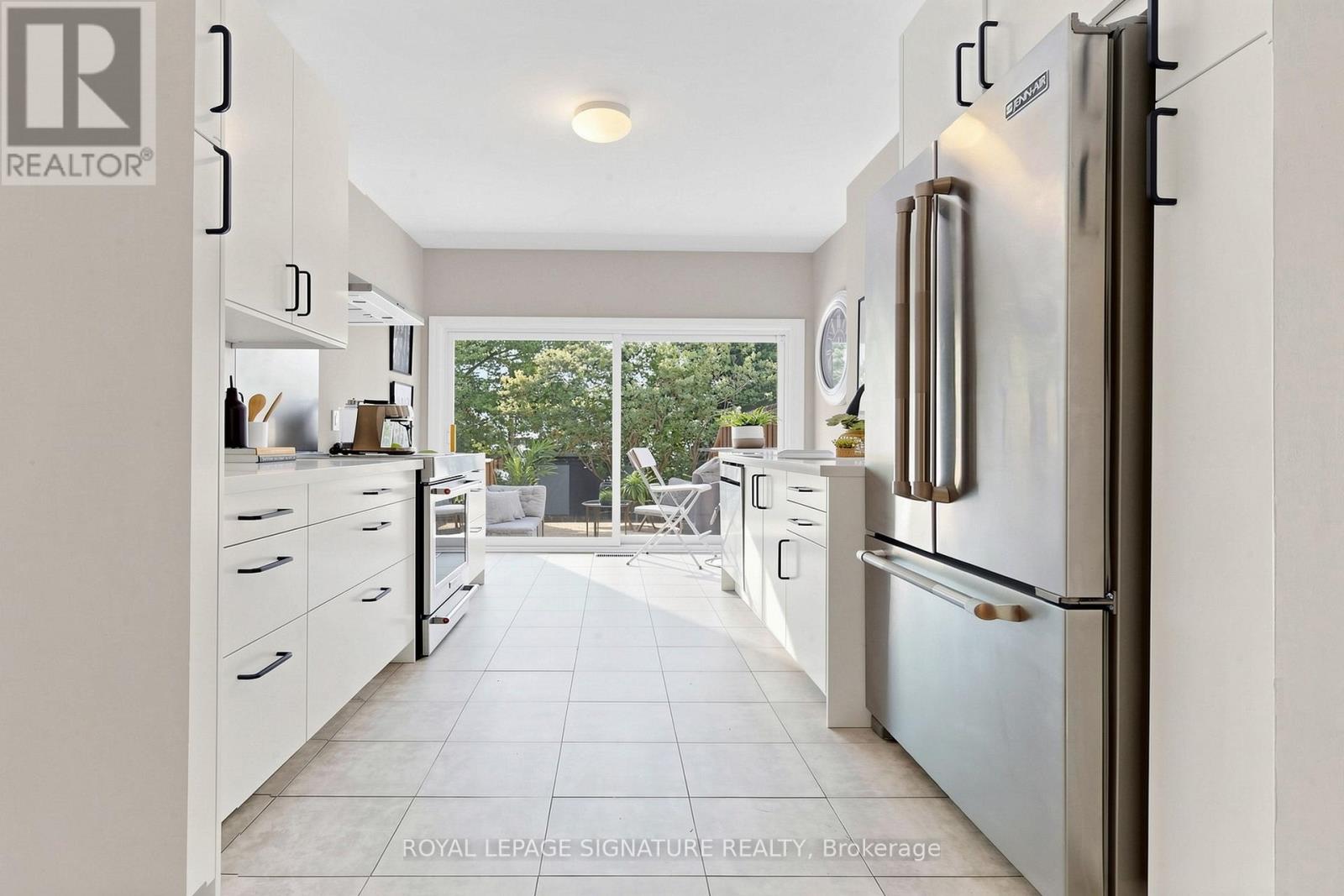 209 RHODES AVENUE - 13