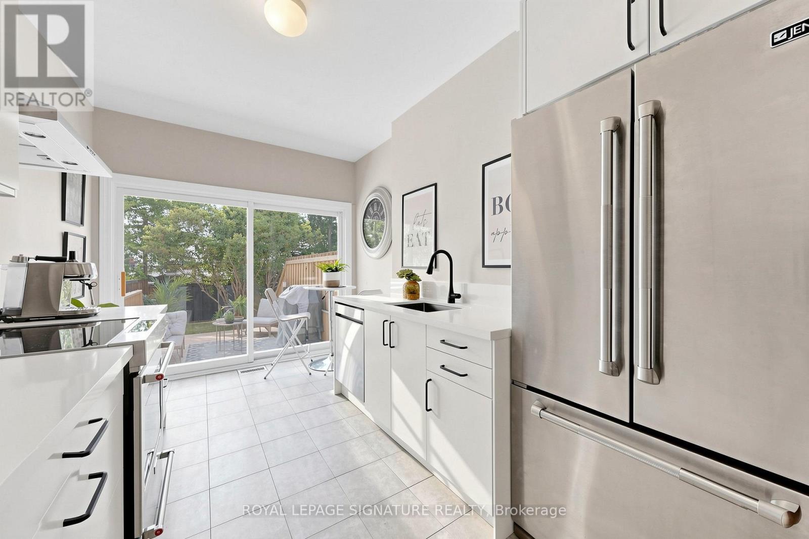 209 RHODES AVENUE - 14