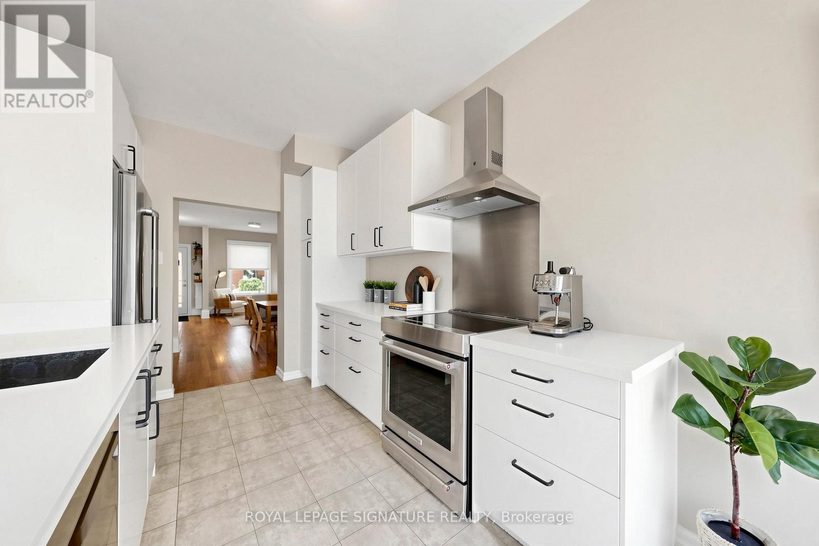 209 RHODES AVENUE - 16