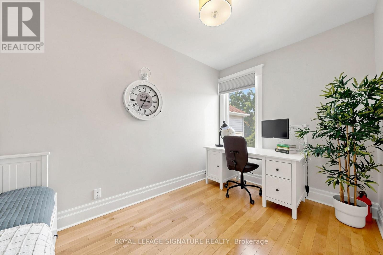 209 RHODES AVENUE - 24
